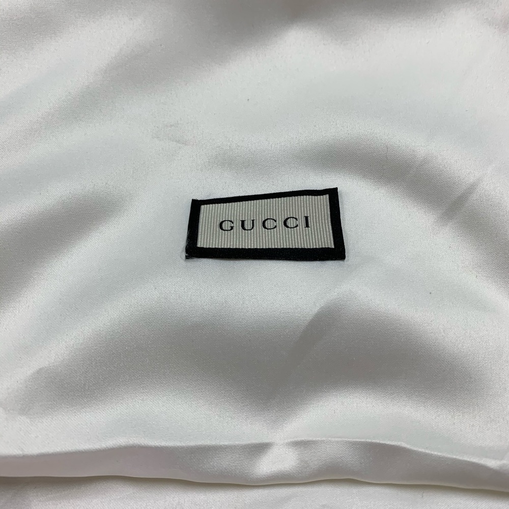 Gucci Wallet on a chain - Picture 4 of 6